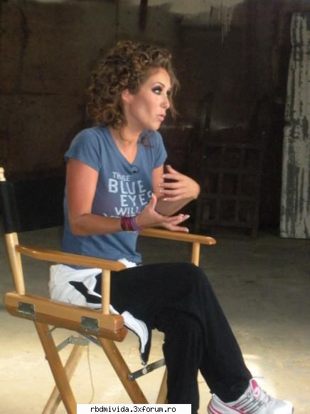 Annie la filmarile clipului mi delirio - unique_girl_annie_tina - ♥♥♥ Anahi♥♥♥