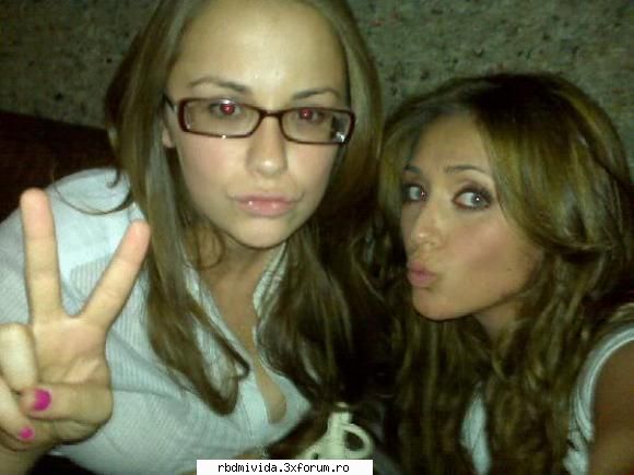 Annie si prietenii ei - unique_girl_annie_tina - ♥♥♥ Anahi♥♥♥
