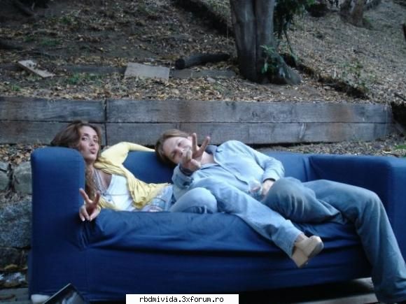 Annie si prietenii ei - unique_girl_annie_tina - ♥♥♥ Anahi♥♥♥