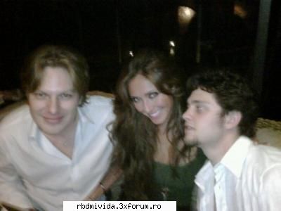 Annie si prietenii ei - unique_girl_annie_tina - ♥♥♥ Anahi♥♥♥
