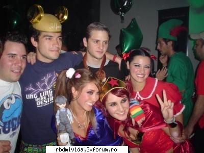 Annie si prietenii ei - unique_girl_annie_tina - ♥♥♥ Anahi♥♥♥