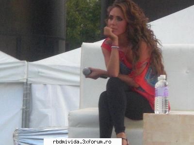 ;)  ;) e cea mai cool annie