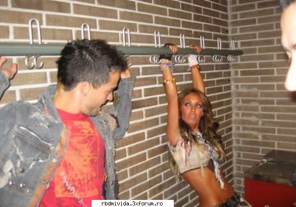 sunt super - unique_girl_annie_tina - ???Anahi&Poncho???